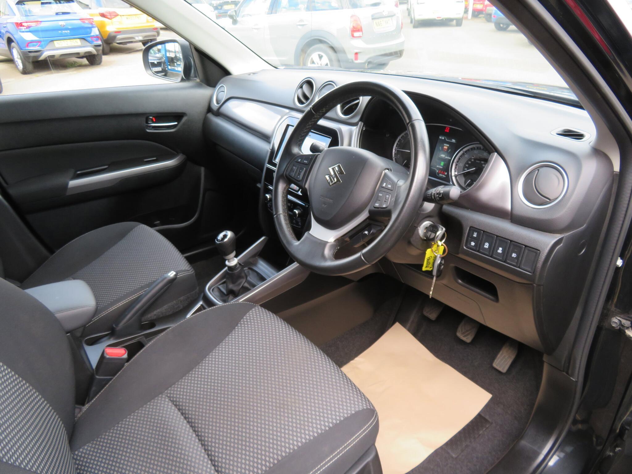 Suzuki Vitara - Image 13