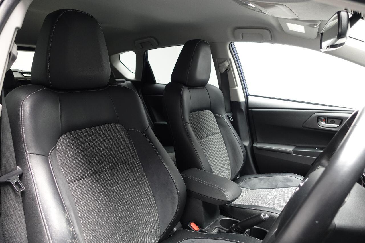 Toyota Auris - Image 5