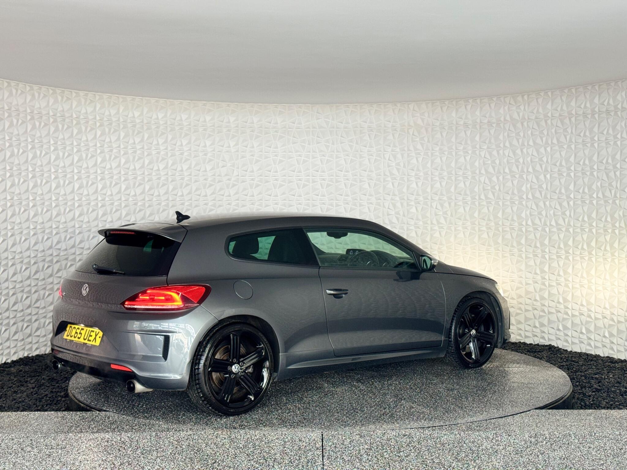Volkswagen Scirocco - Image 11