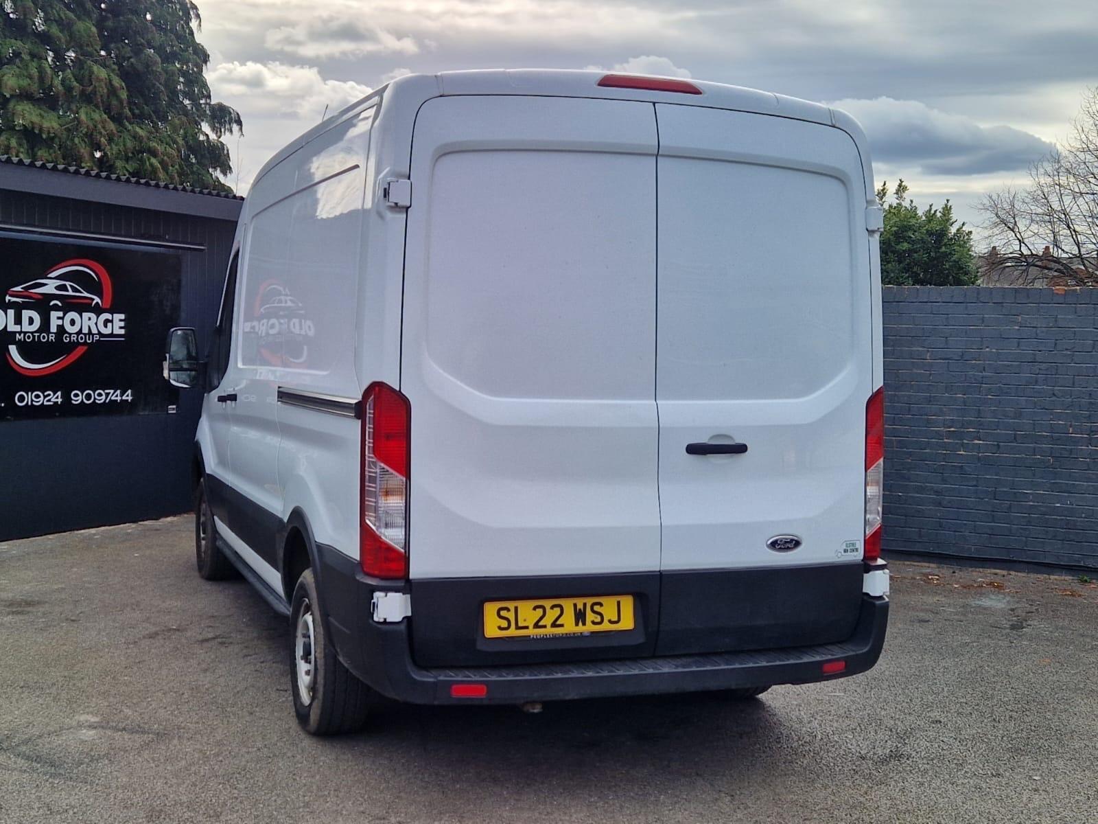 Ford Transit - Image 7