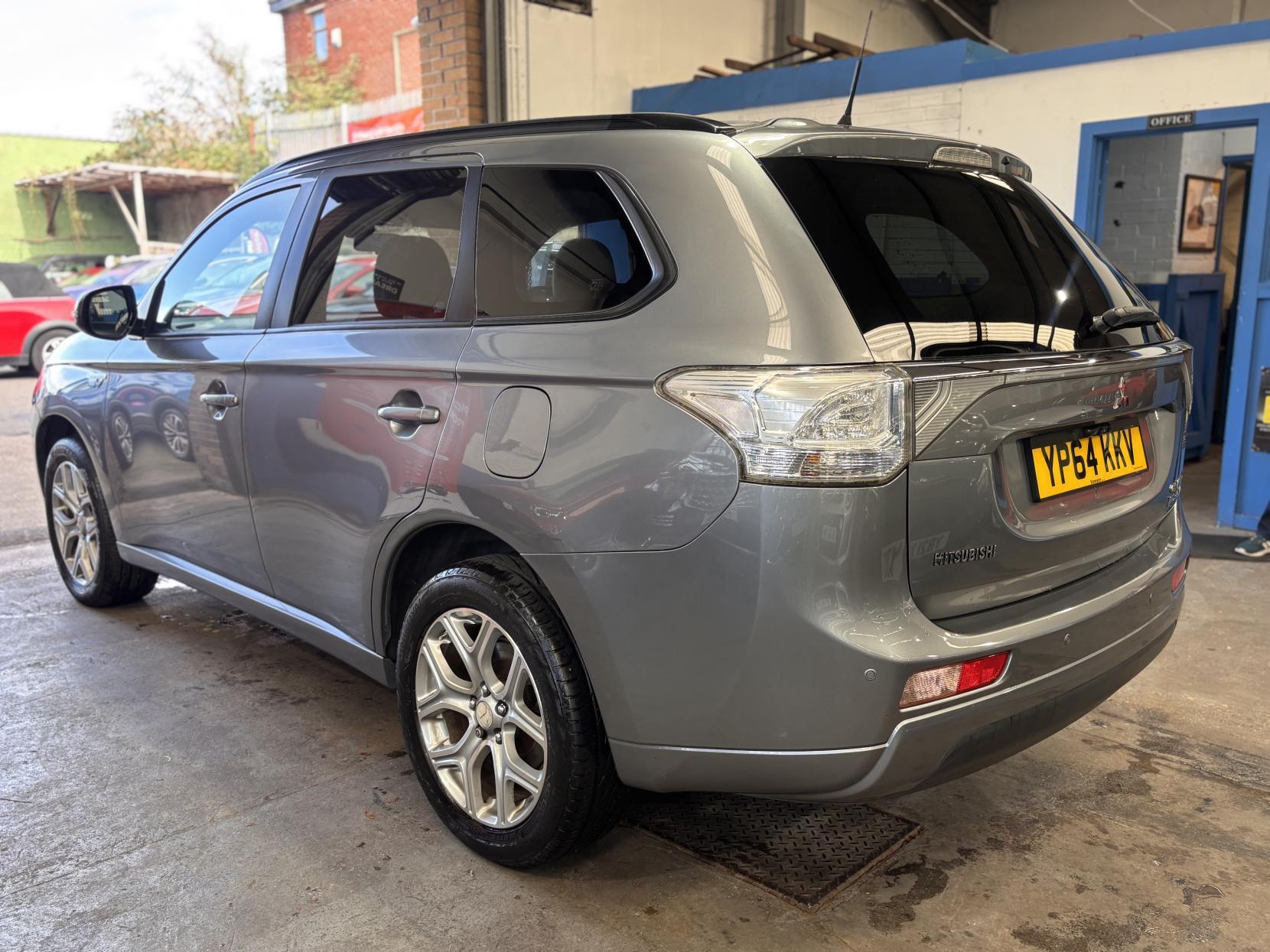 Mitsubishi Outlander - Image 7