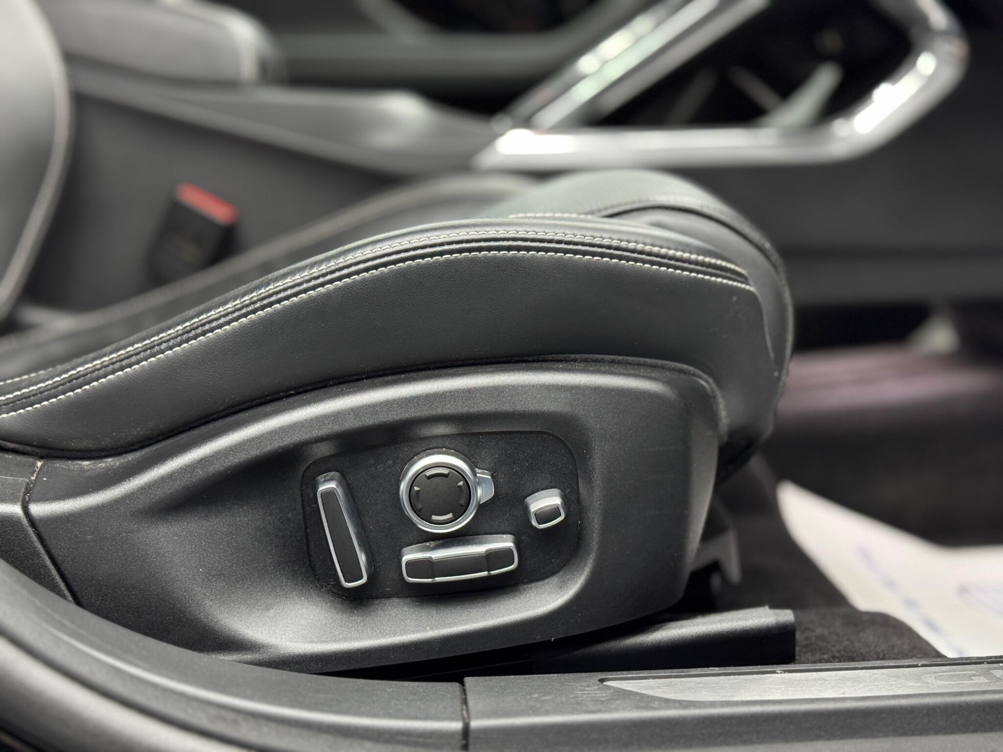 Jaguar I-Pace - Image 42