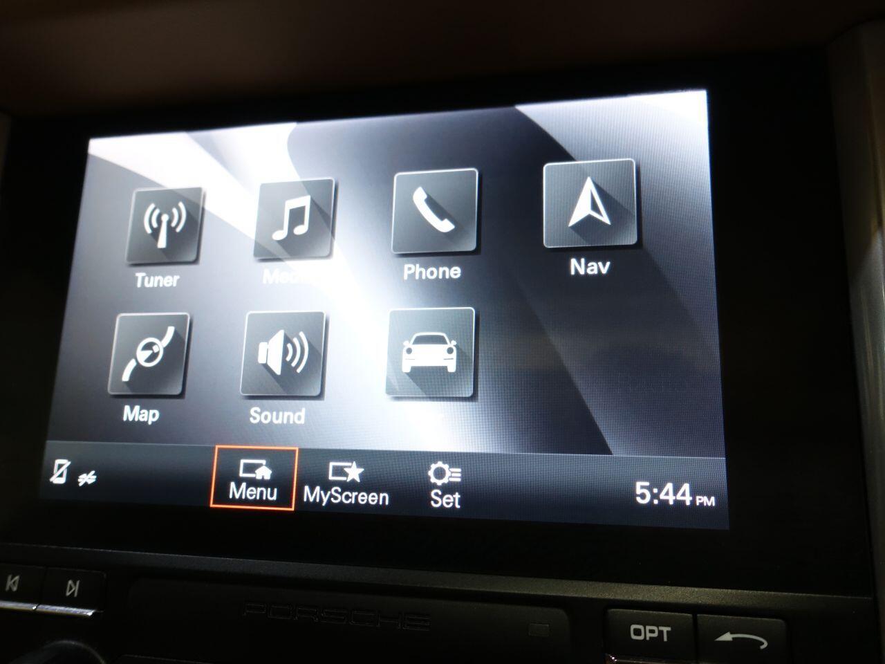 Porsche Macan - Image 40