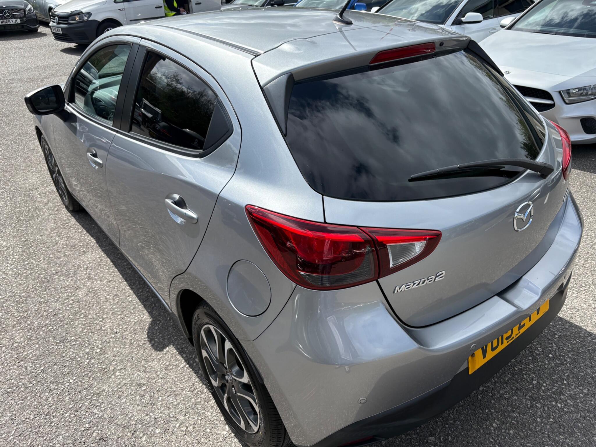 Mazda MAZDA2 - Image 13