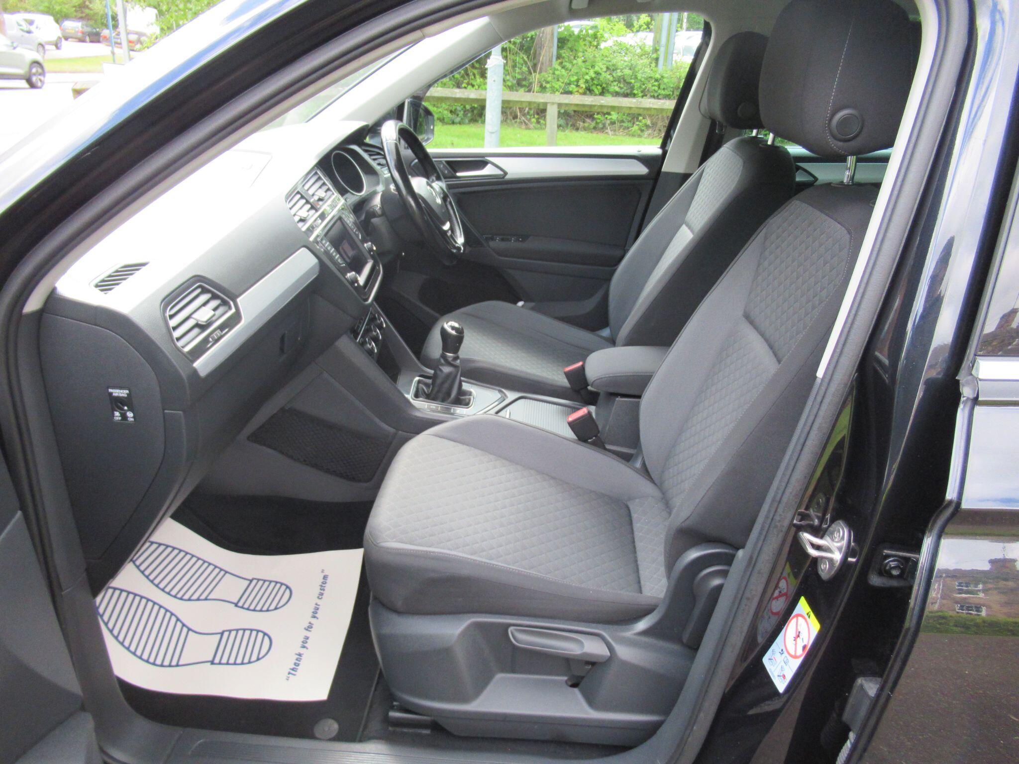 Volkswagen Tiguan - Image 10