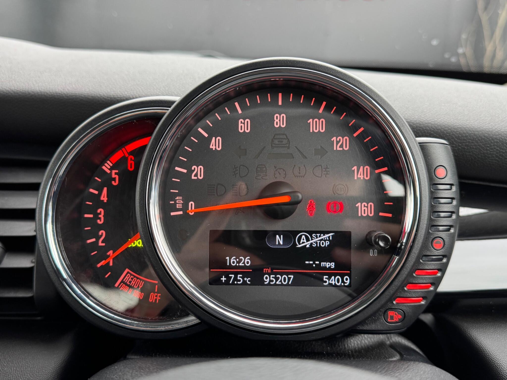 MINI Hatch - Image 22