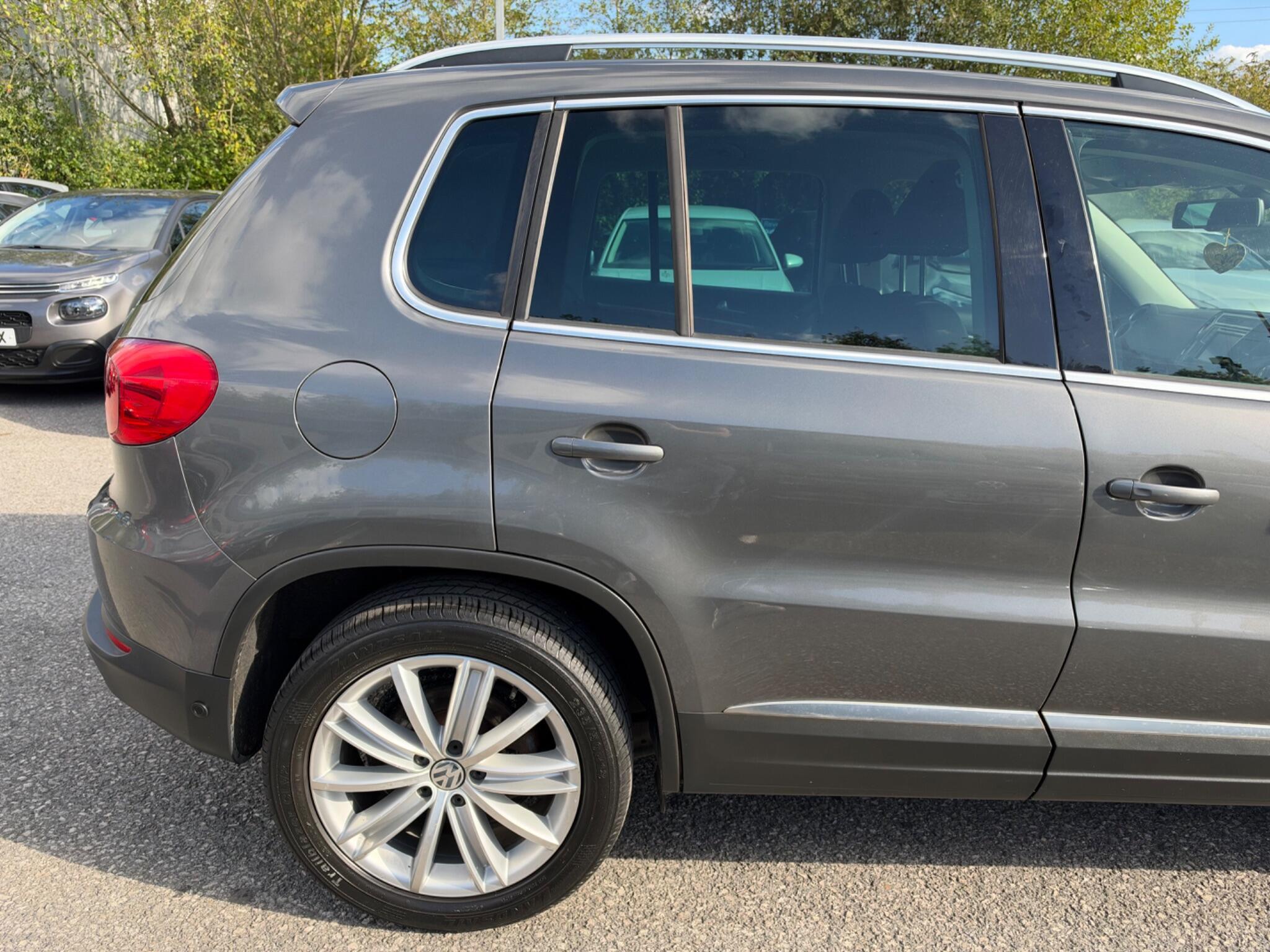 Volkswagen Tiguan - Image 18