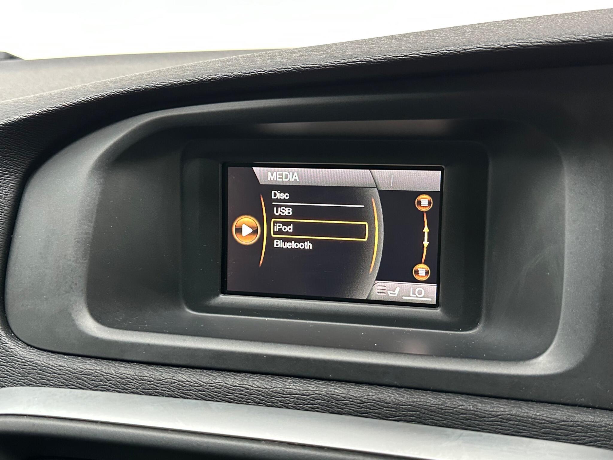Volvo V40 - Image 14