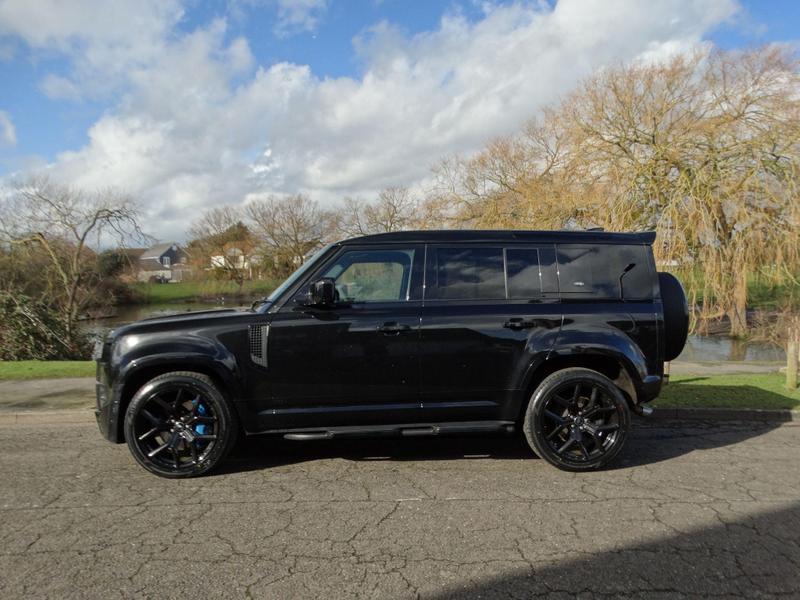 Land Rover DEFENDER 110 - Image 3