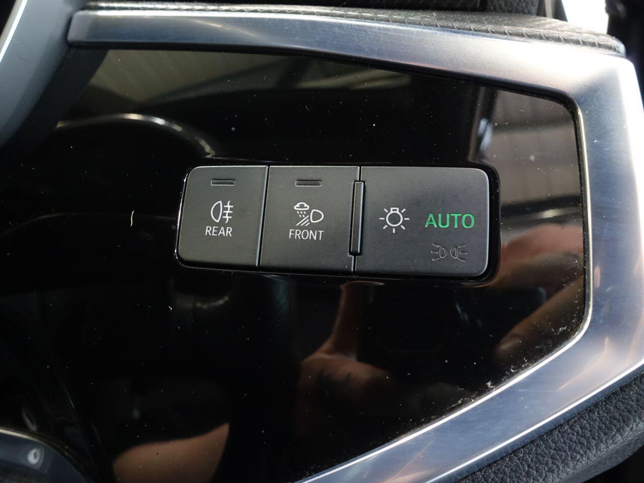 Audi Q3 - Image 19