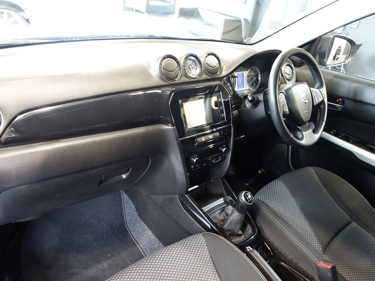 Suzuki Vitara - Image 10