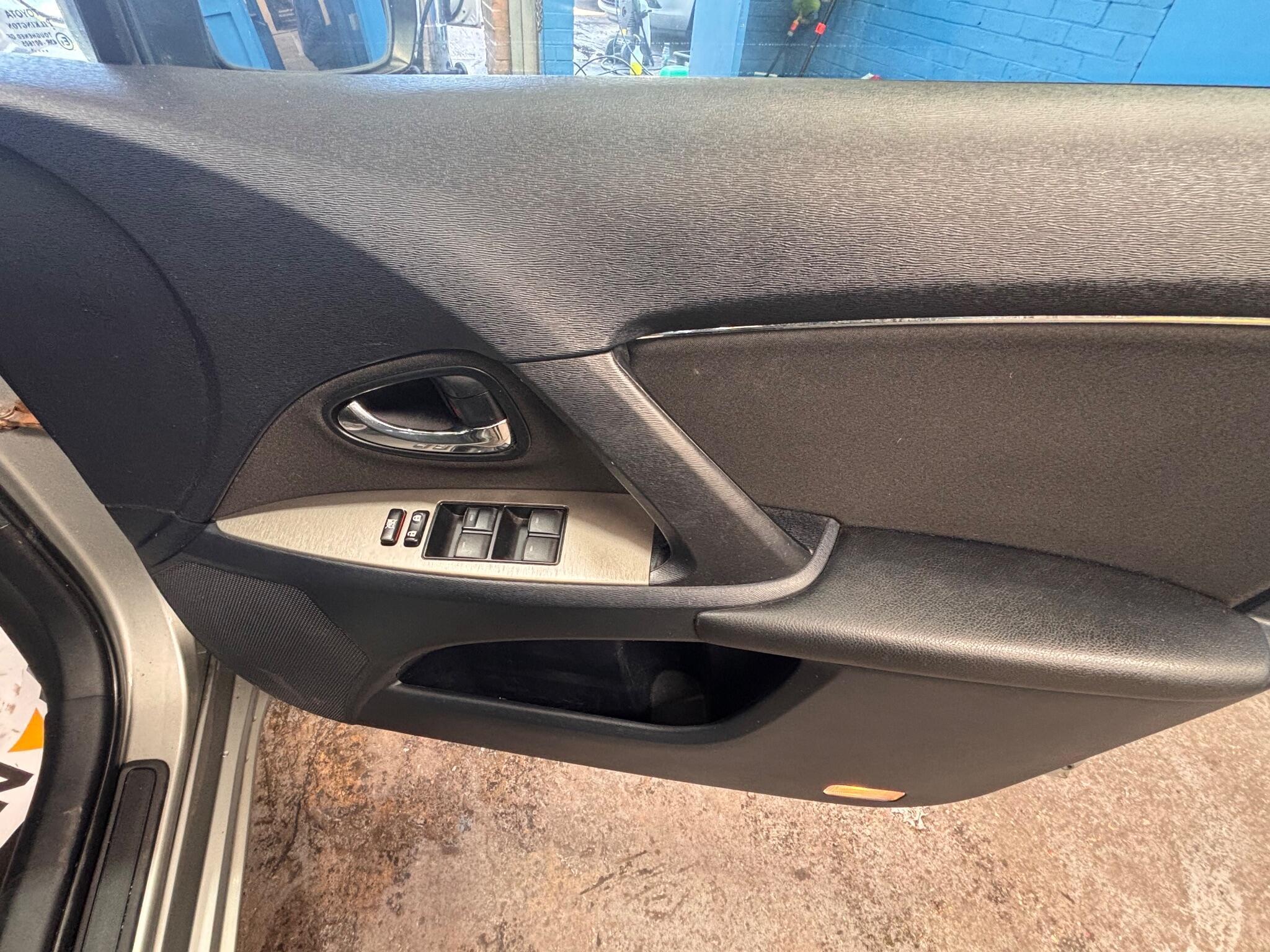 Toyota Avensis - Image 13