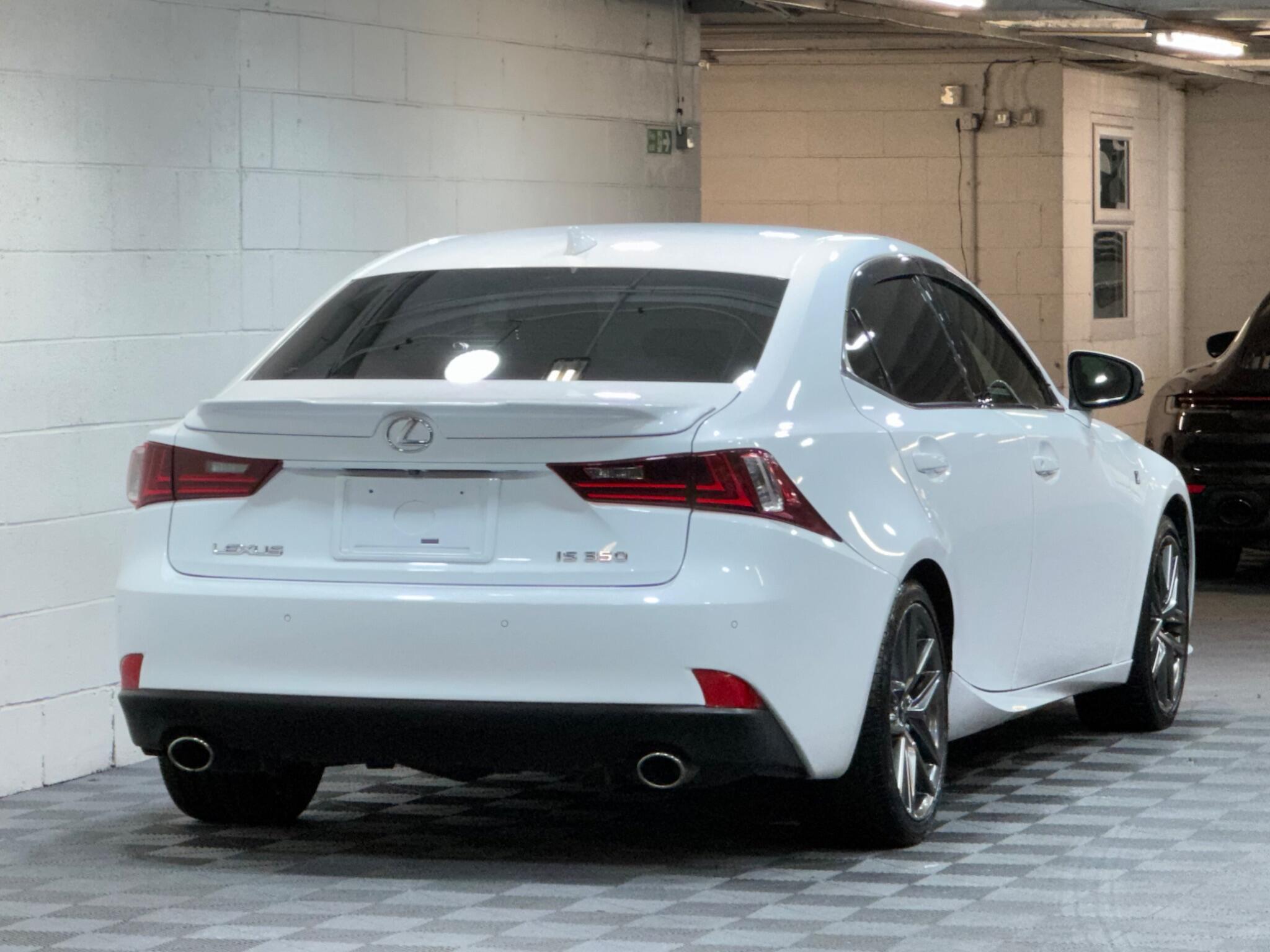 Lexus IS - Image 4