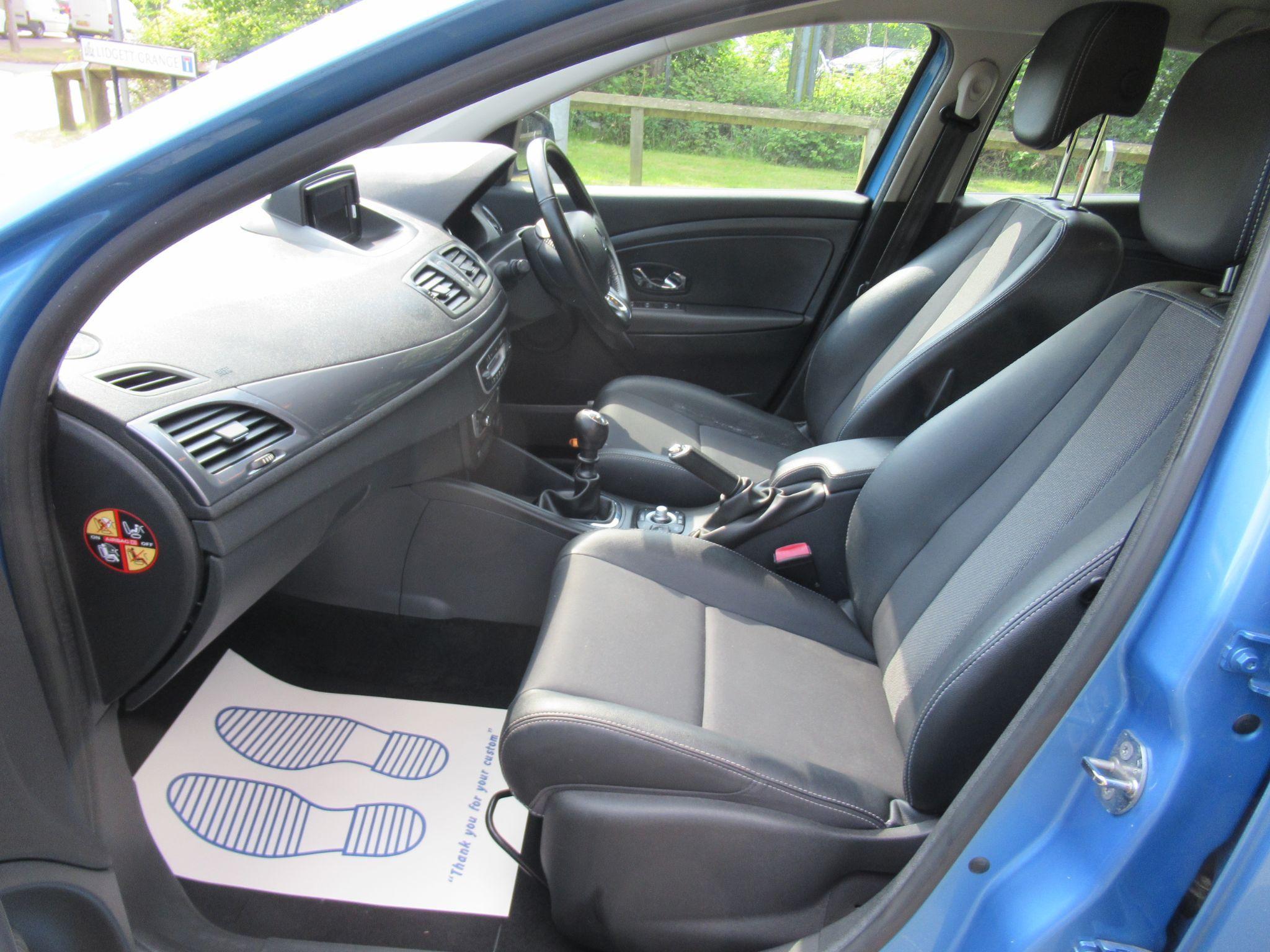Renault Megane - Image 13