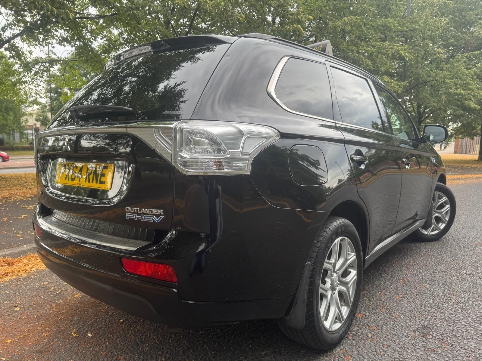 Mitsubishi Outlander - Image 12