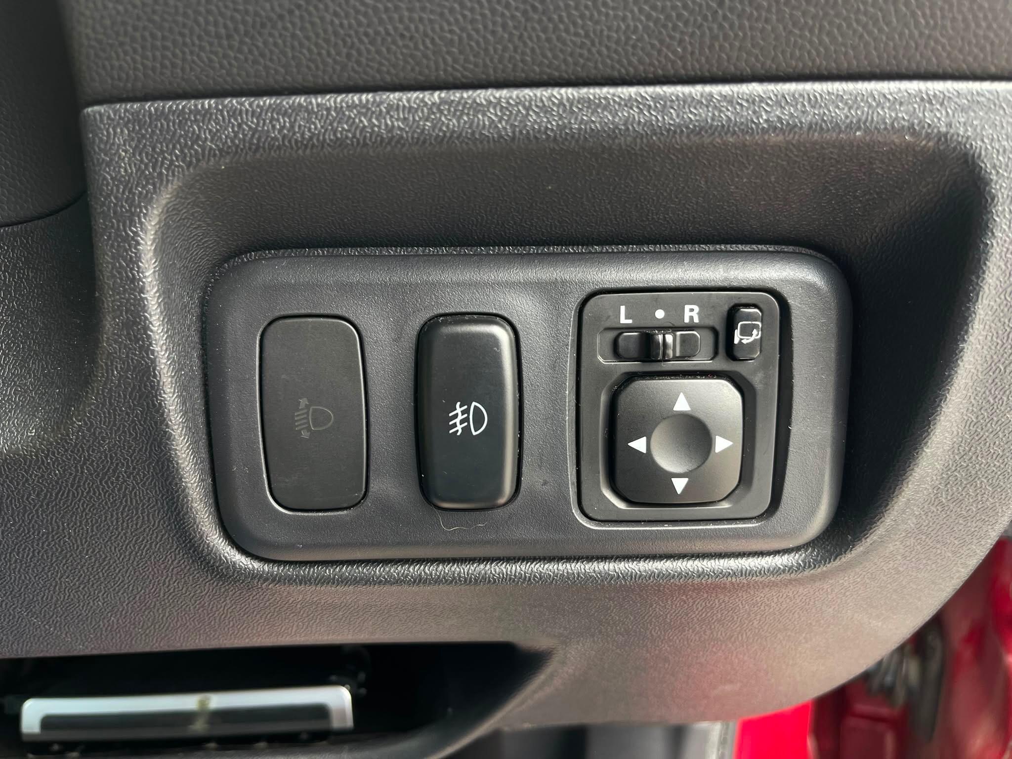 Mitsubishi Colt - Image 17