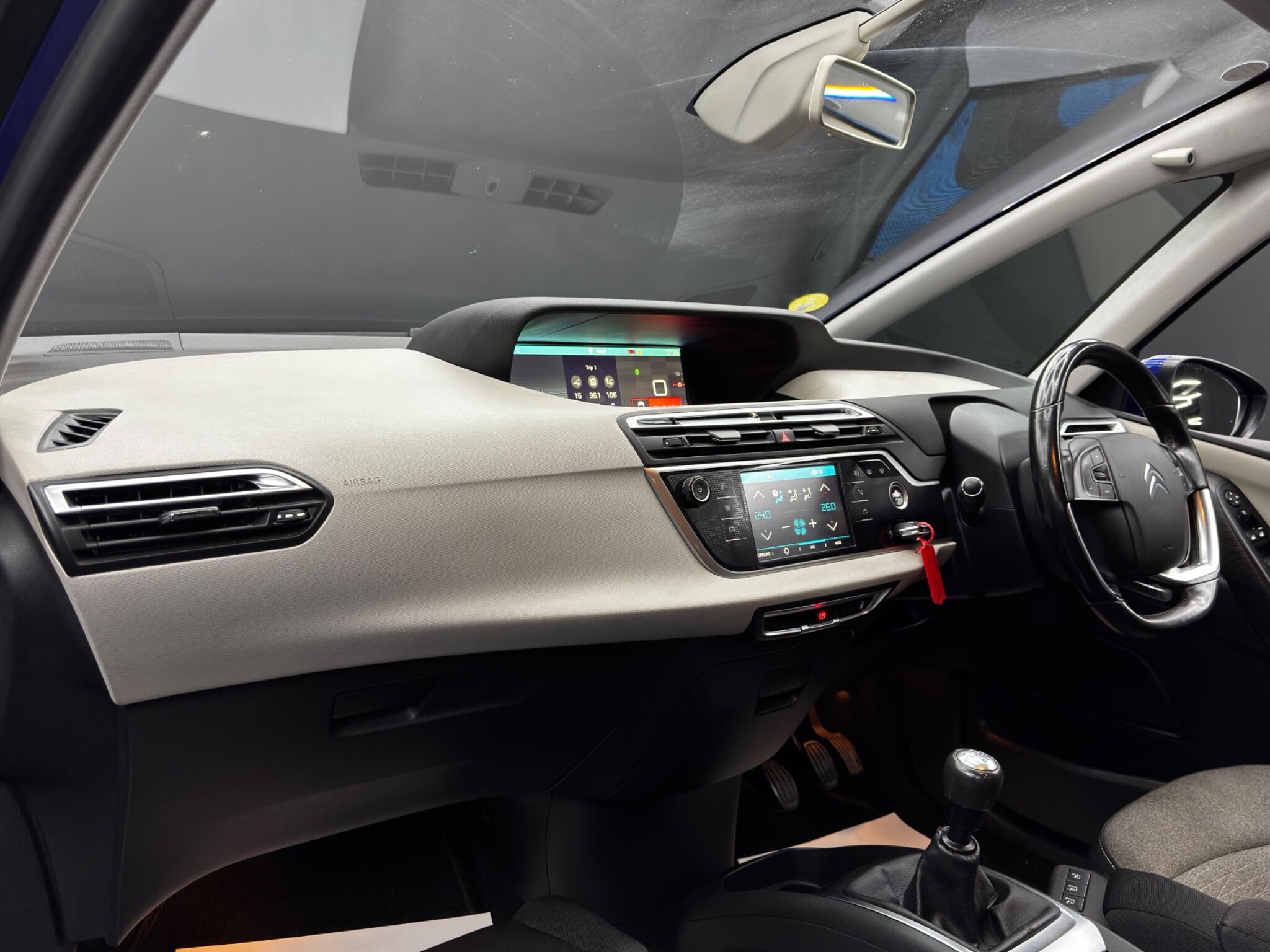 Citroen C4 Picasso - Image 11