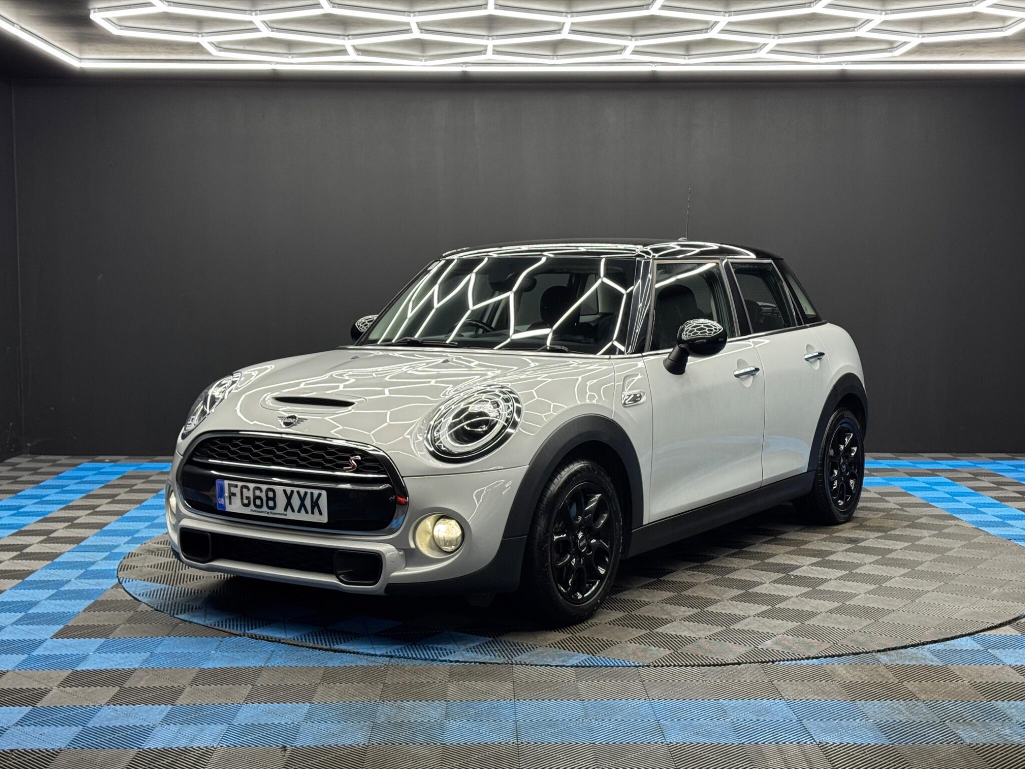 MINI Hatch - Image 3