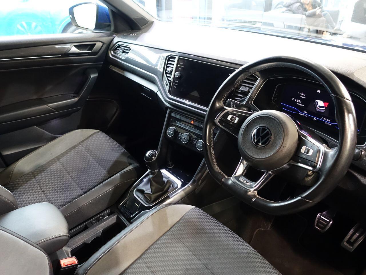 Volkswagen T-Roc - Image 3