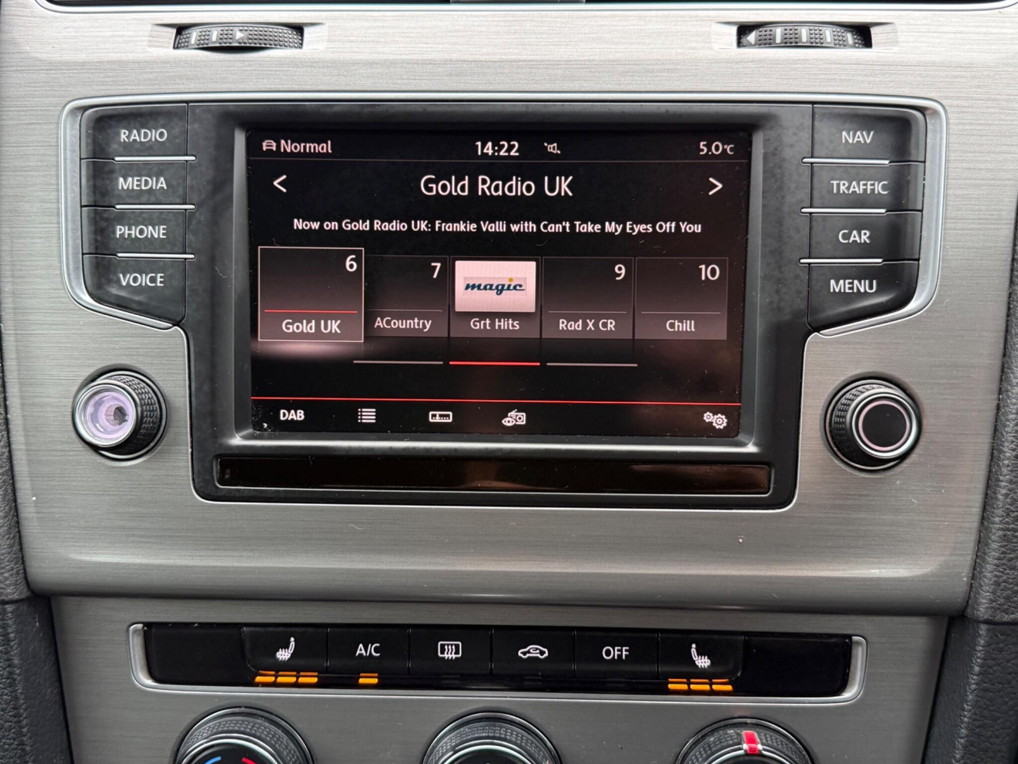 Volkswagen Golf - Image 23