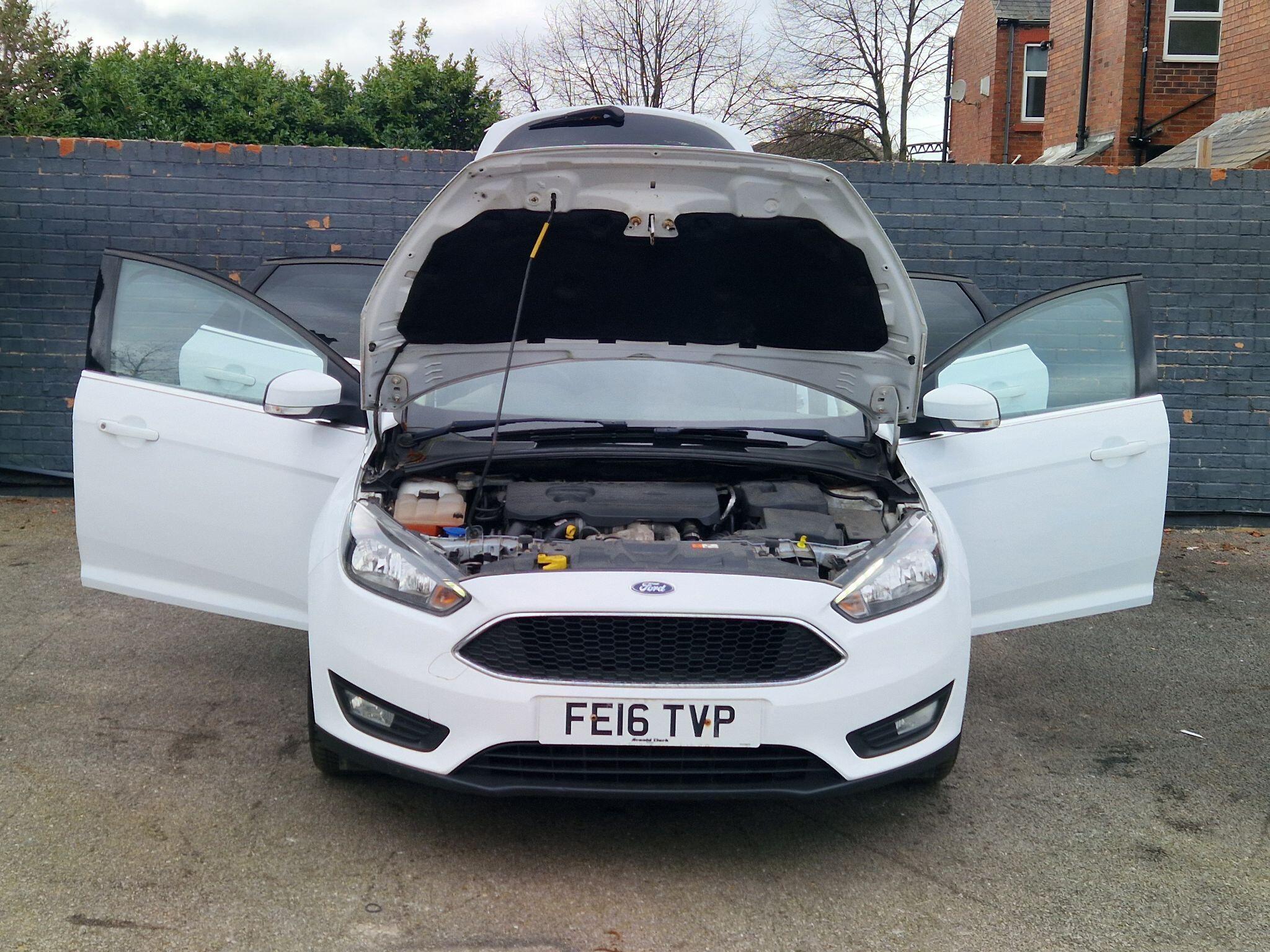 Ford Focus - Image 13