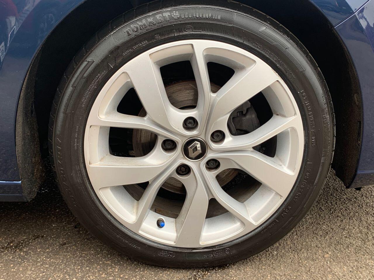 Renault Megane - Image 13