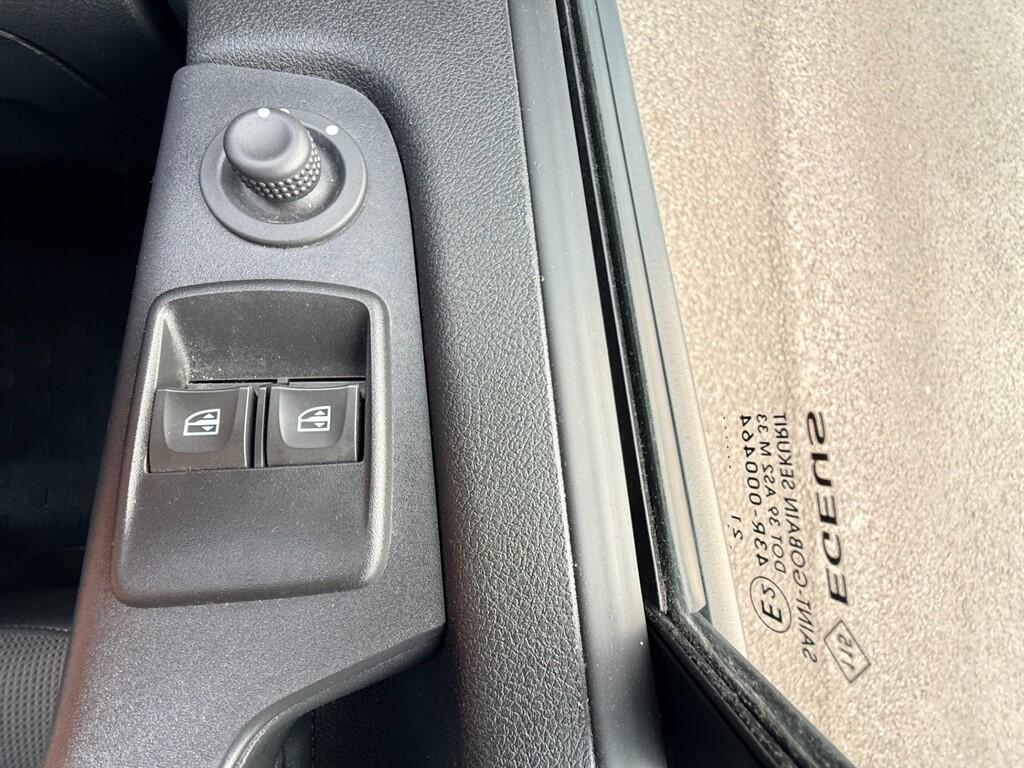 Renault Trafic - Image 26