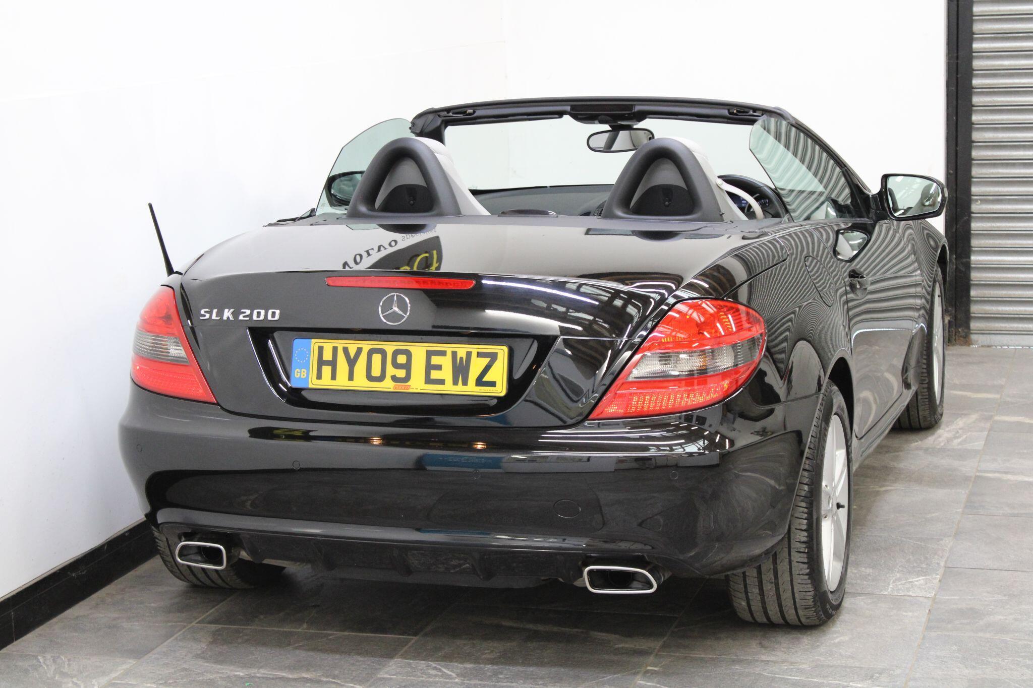 Mercedes SLK - Image 13