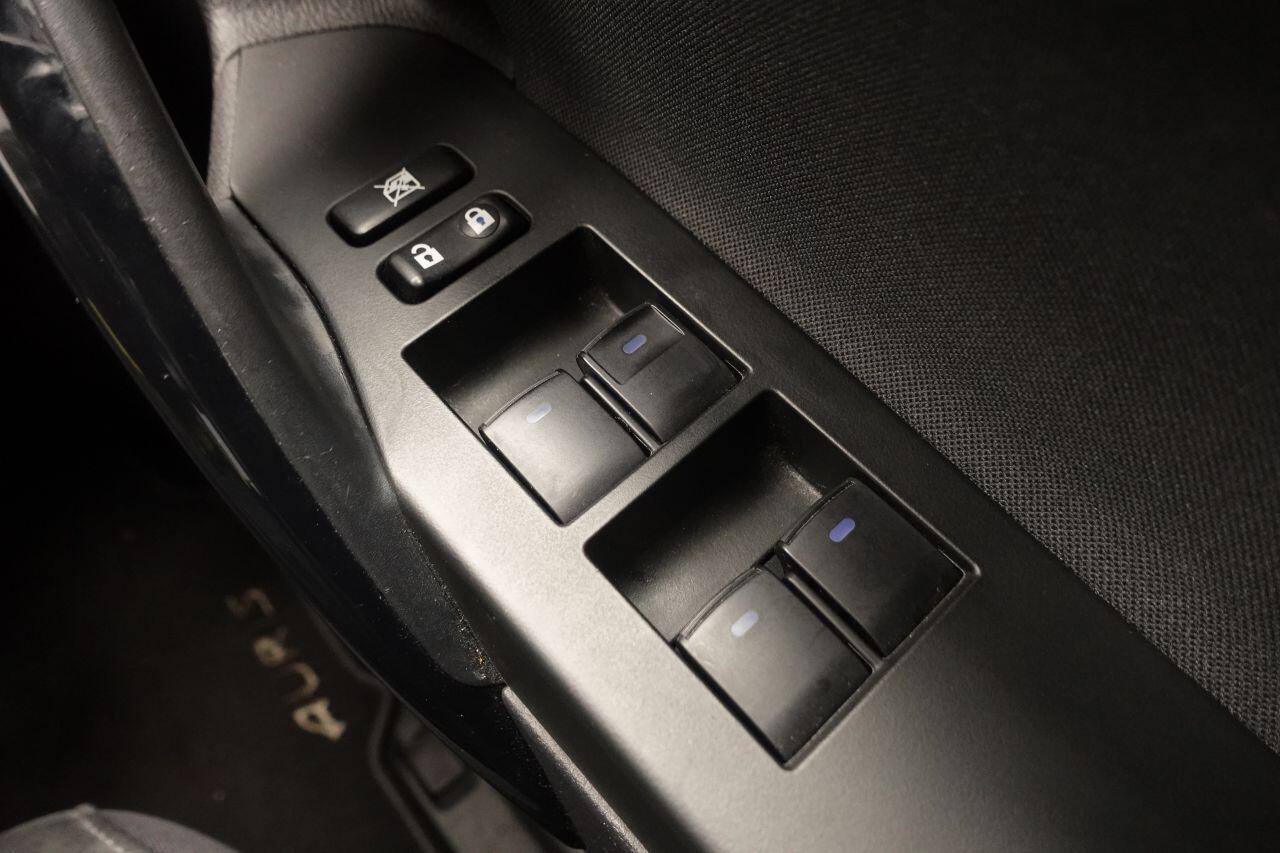 Toyota Auris - Image 41