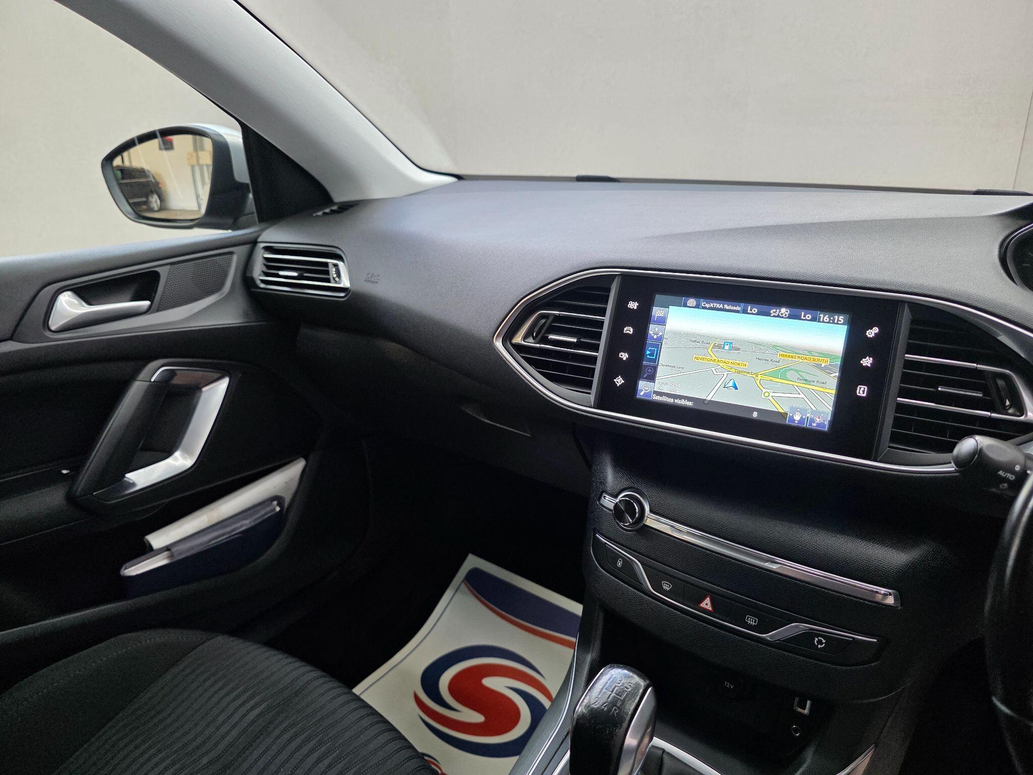 Peugeot 308 - Image 15