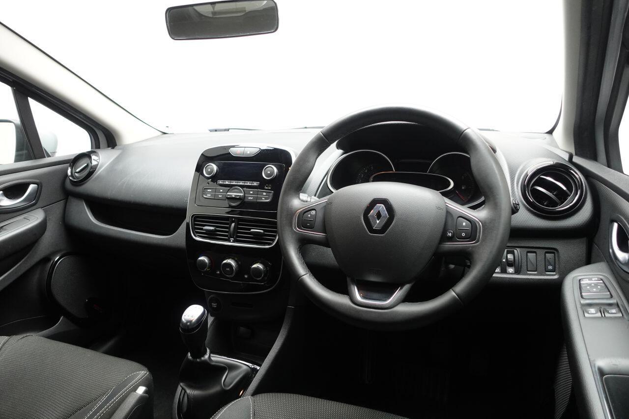 Renault Clio - Image 15