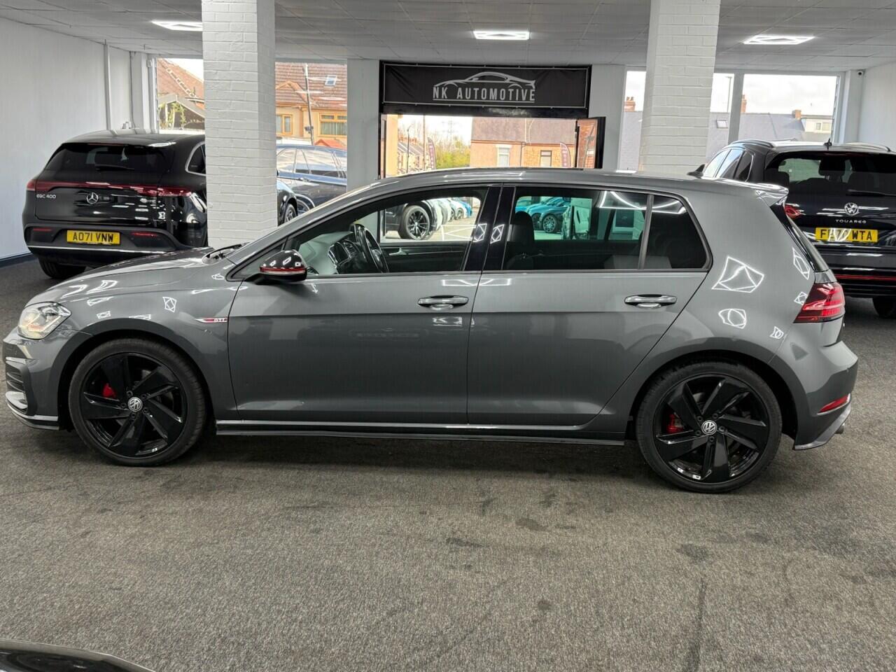 Volkswagen Golf - Image 9