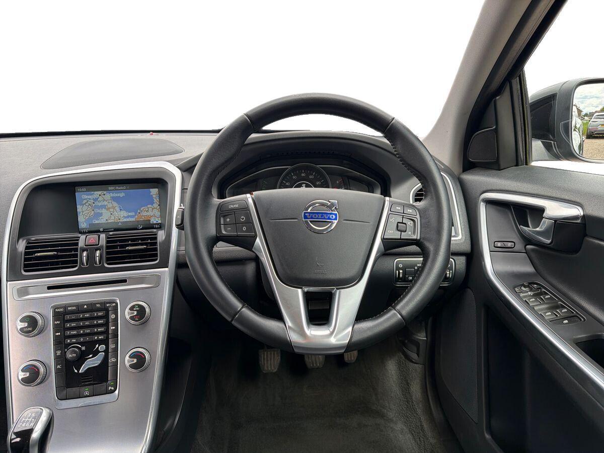 Volvo XC60 - Image 16