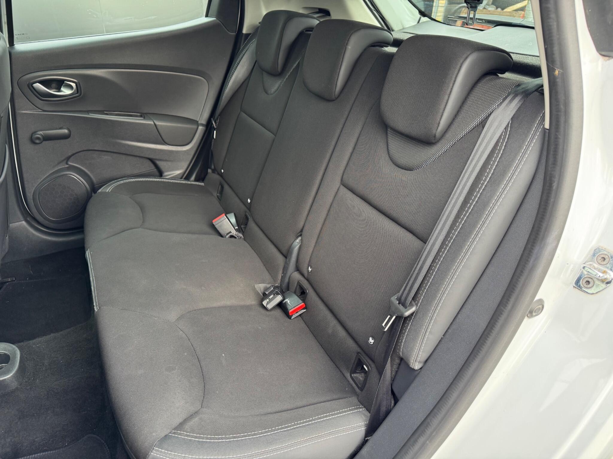 Renault Clio - Image 26