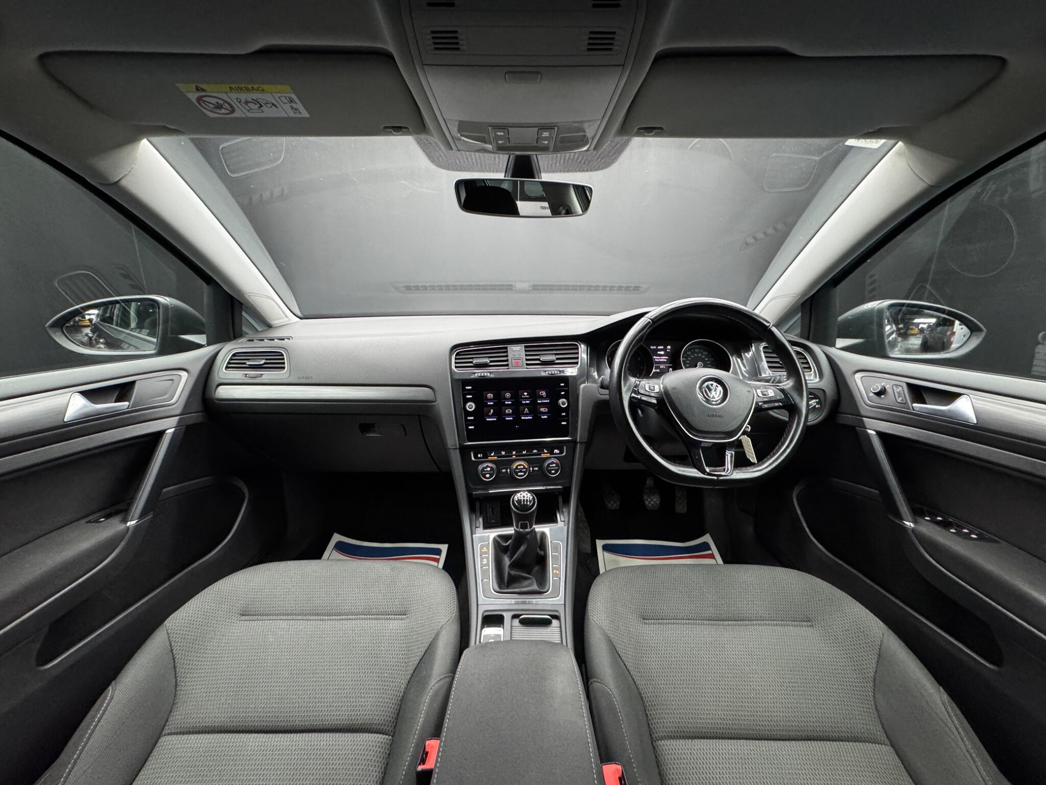 Volkswagen Golf - Image 17