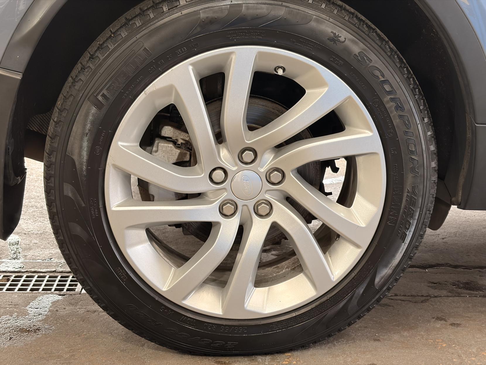 Land Rover Discovery - Image 17