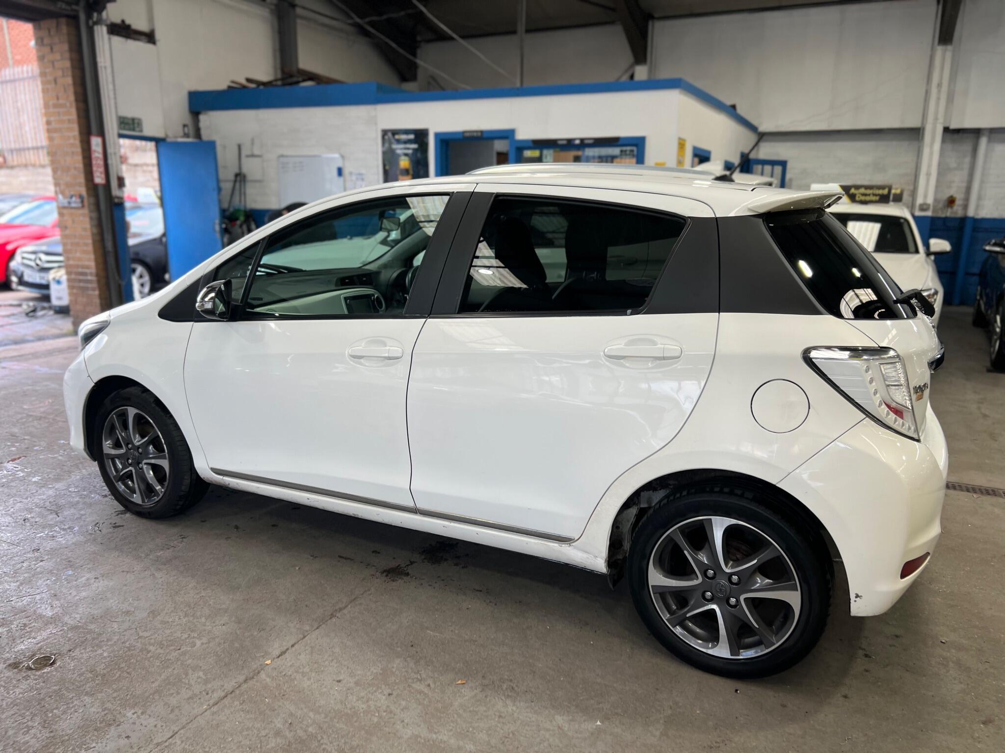 Toyota Yaris - Image 5