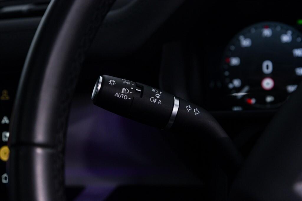 Land Rover Defender 110 - Image 35