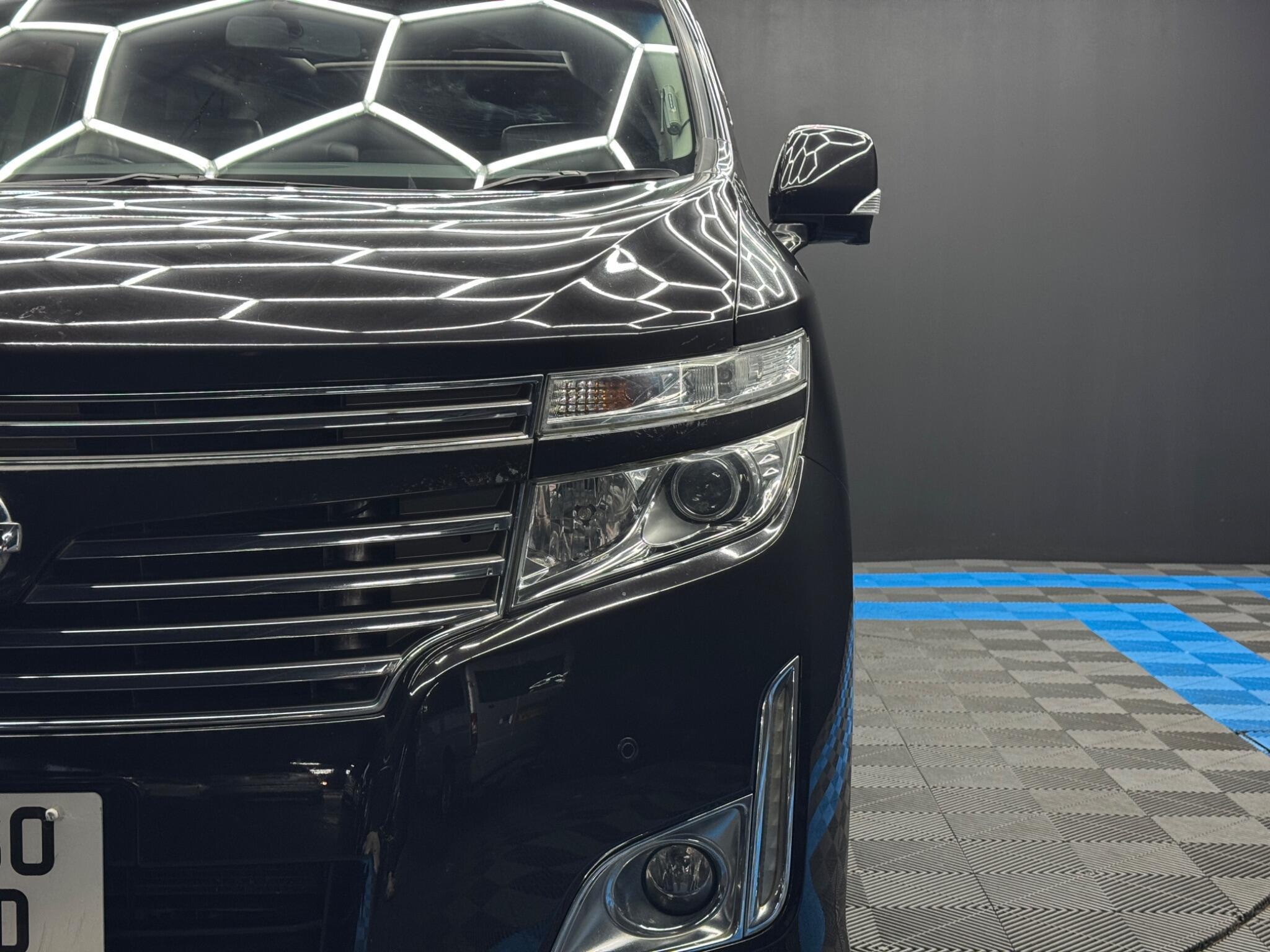 Nissan Elgrand - Image 41
