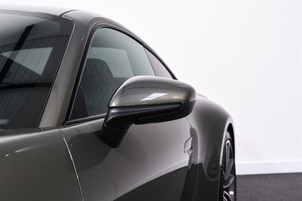Porsche 911 - Image 13
