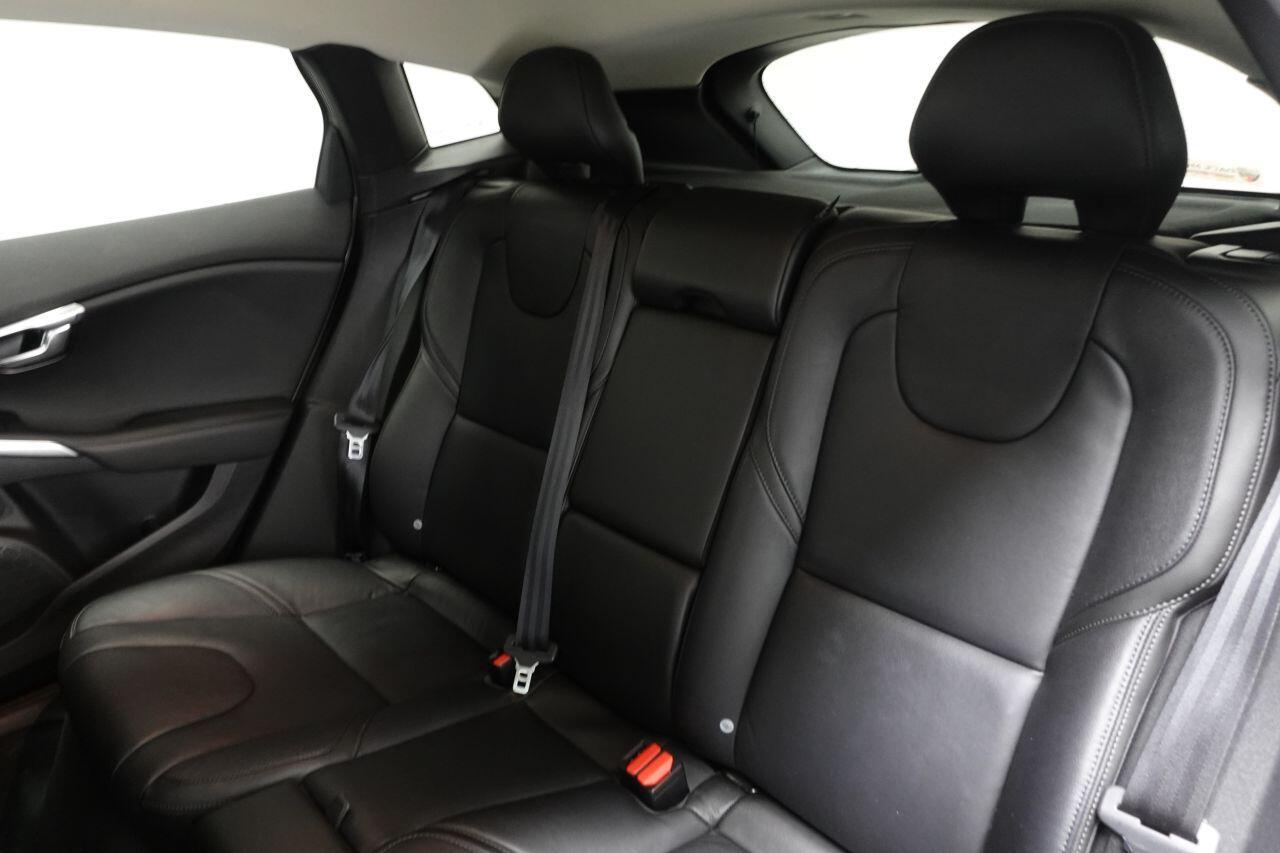 Volvo V40 - Image 21