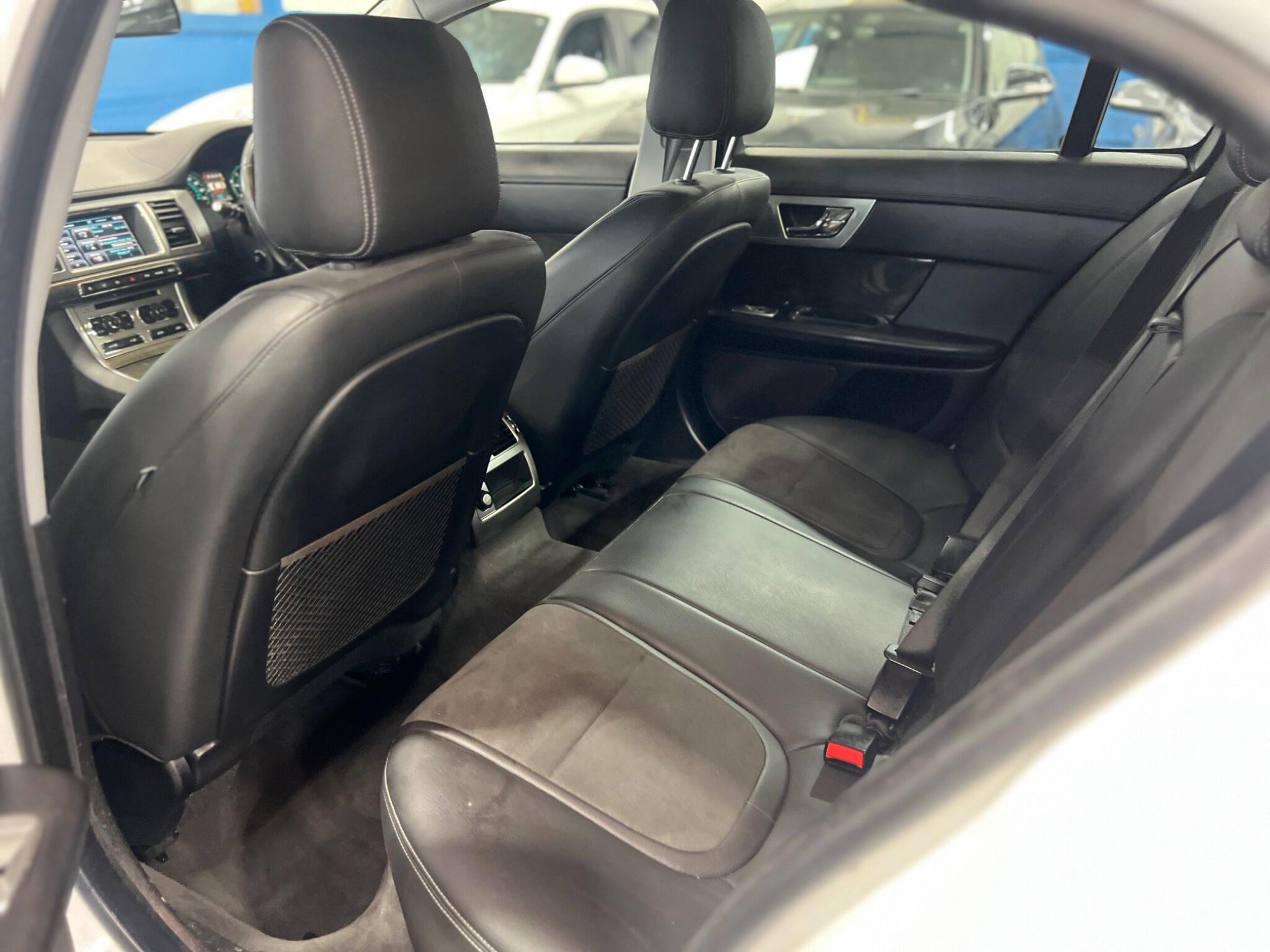 Jaguar XF - Image 17