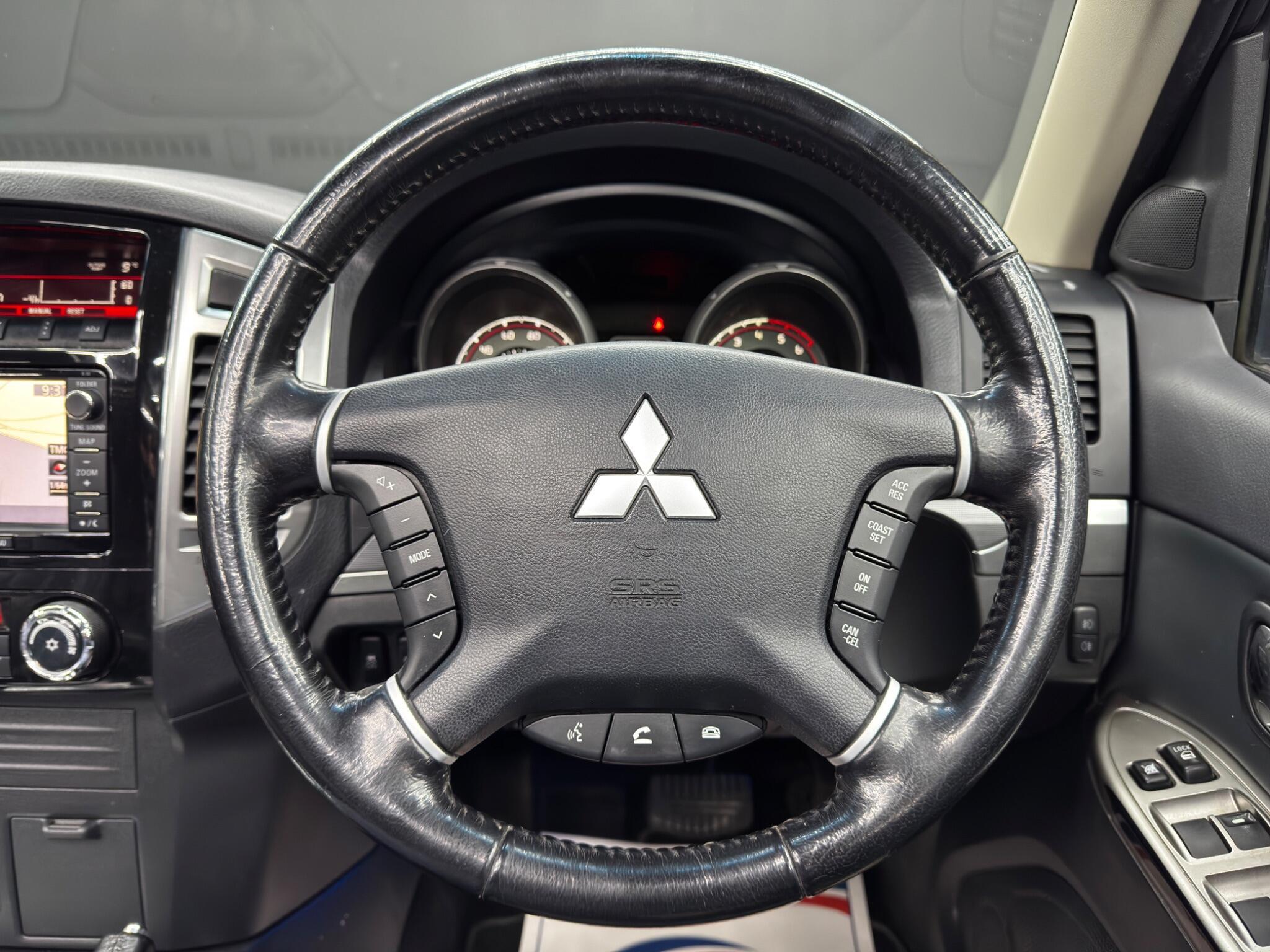 Mitsubishi Shogun - Image 20