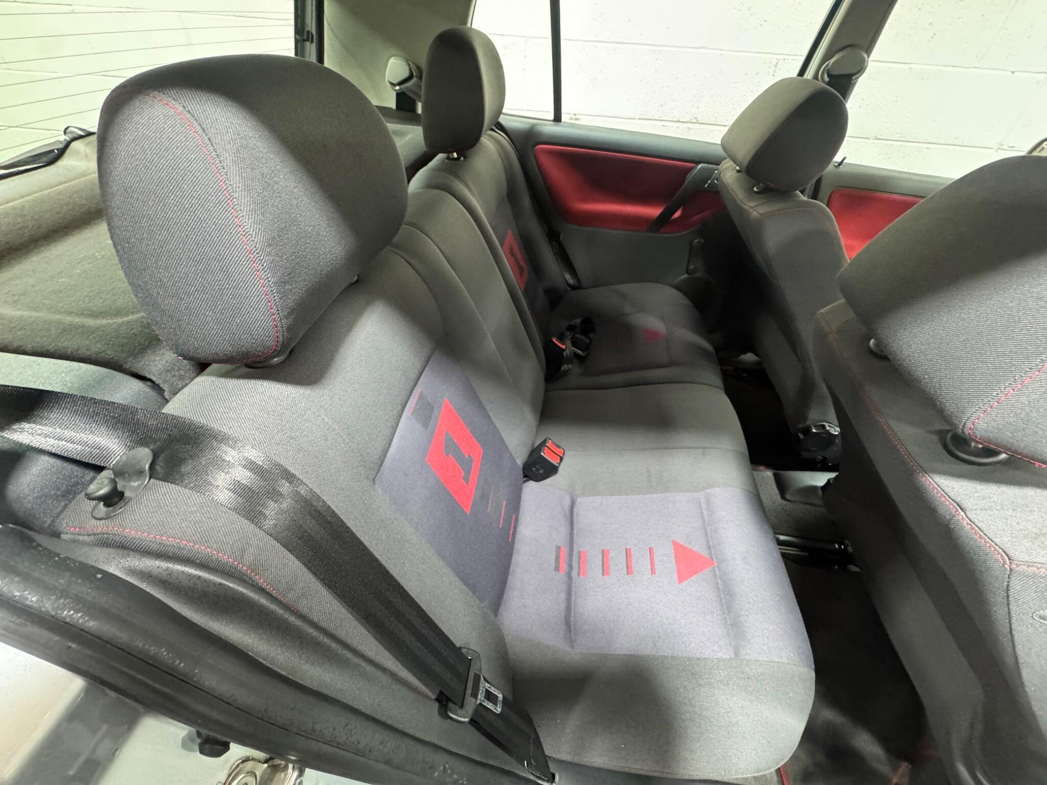 Volkswagen Polo - Image 11