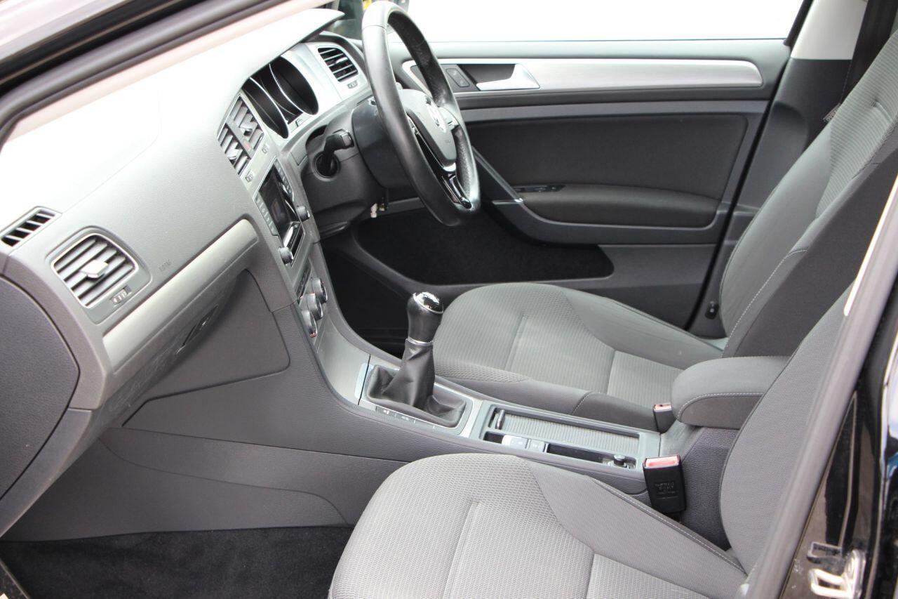 Volkswagen Golf - Image 14