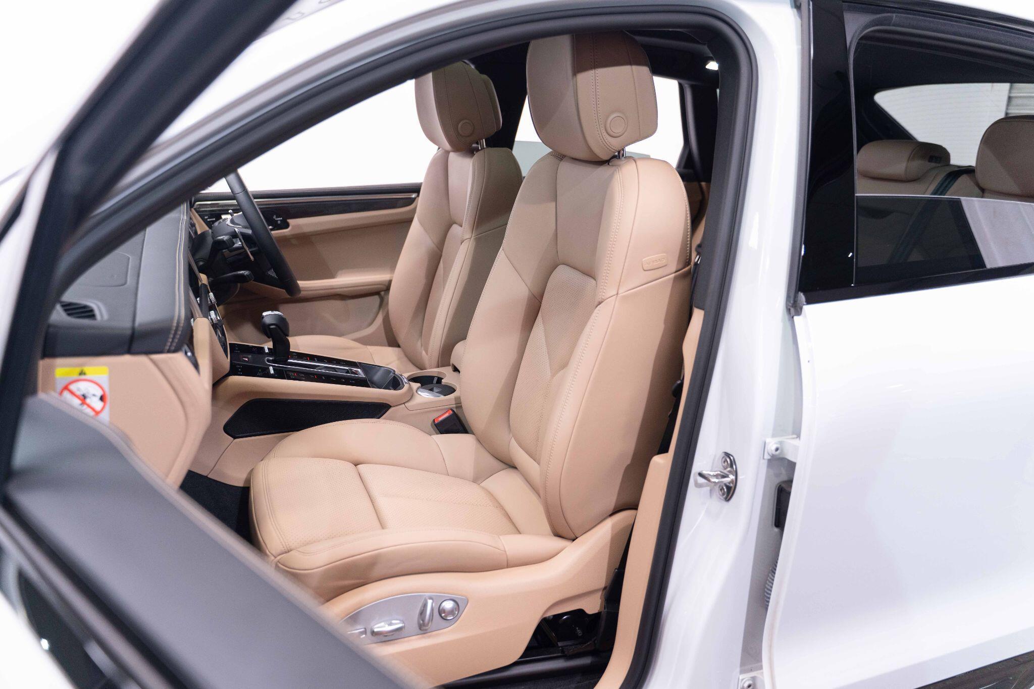 Porsche Macan - Image 43