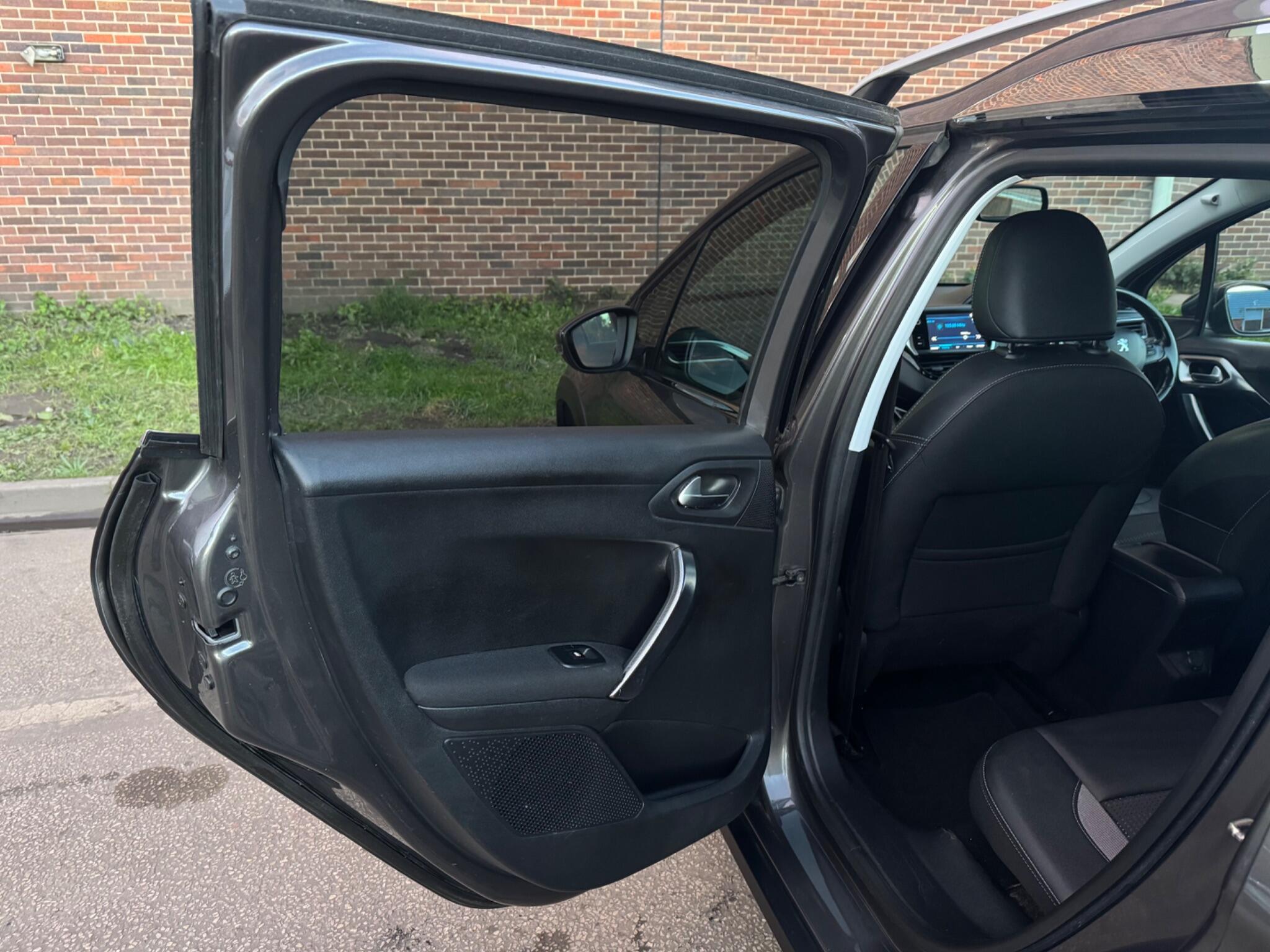 Peugeot 2008 - Image 47