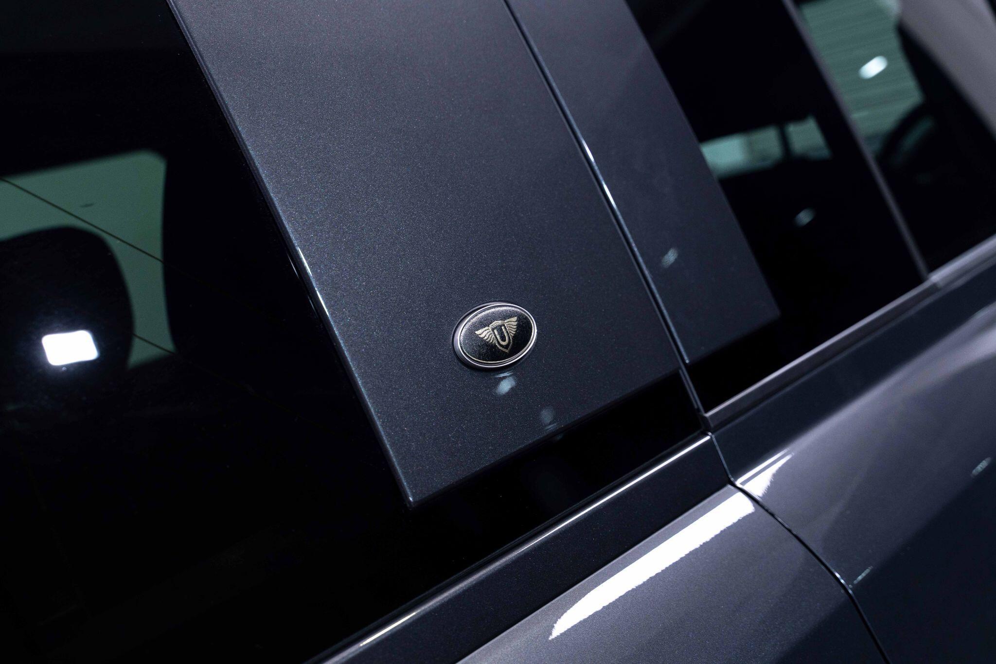 Land Rover Defender 110 - Image 17