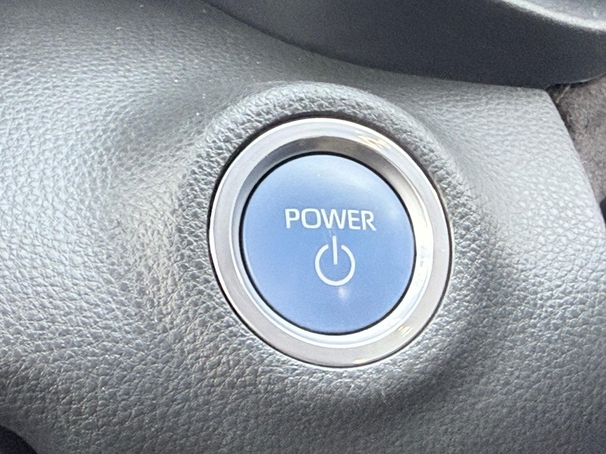 Toyota Yaris - Image 32