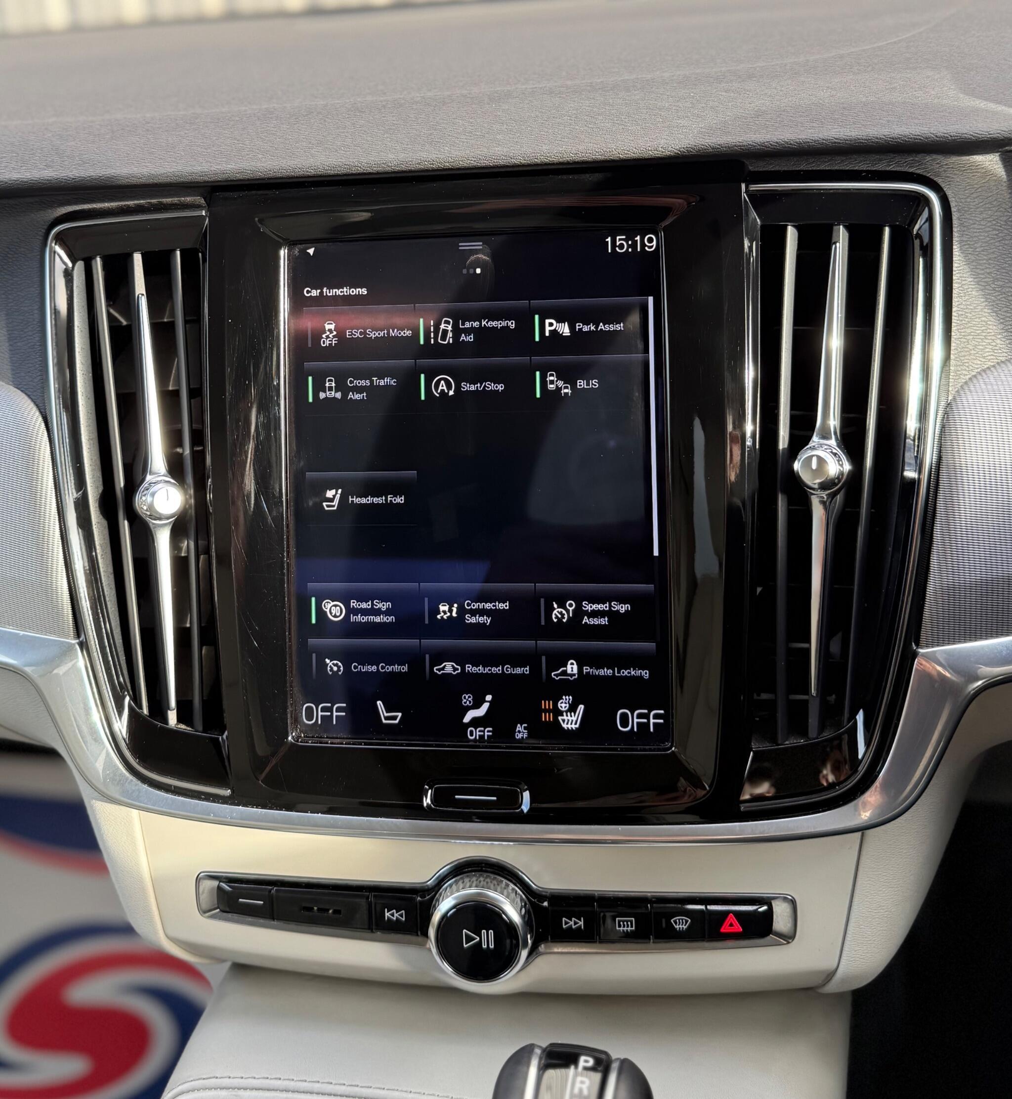 Volvo S90 - Image 50